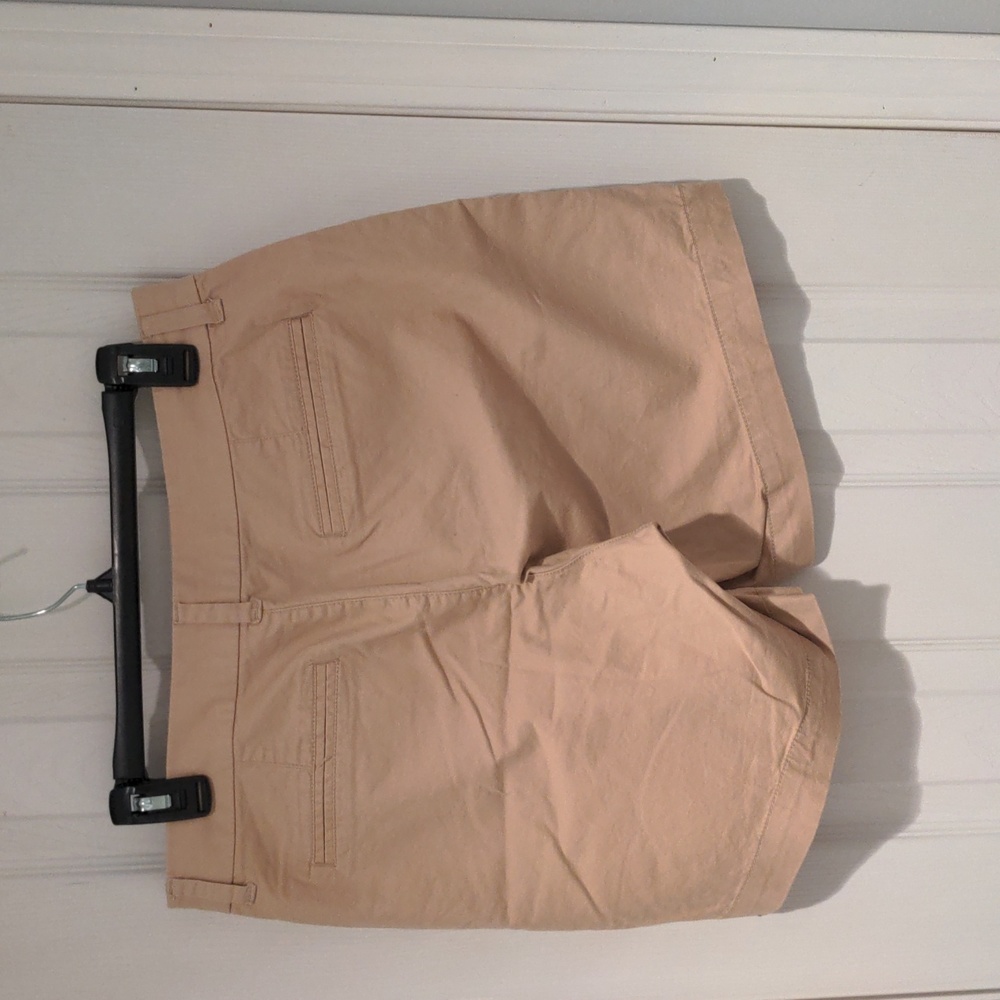Shorts - Picture 3 of 4